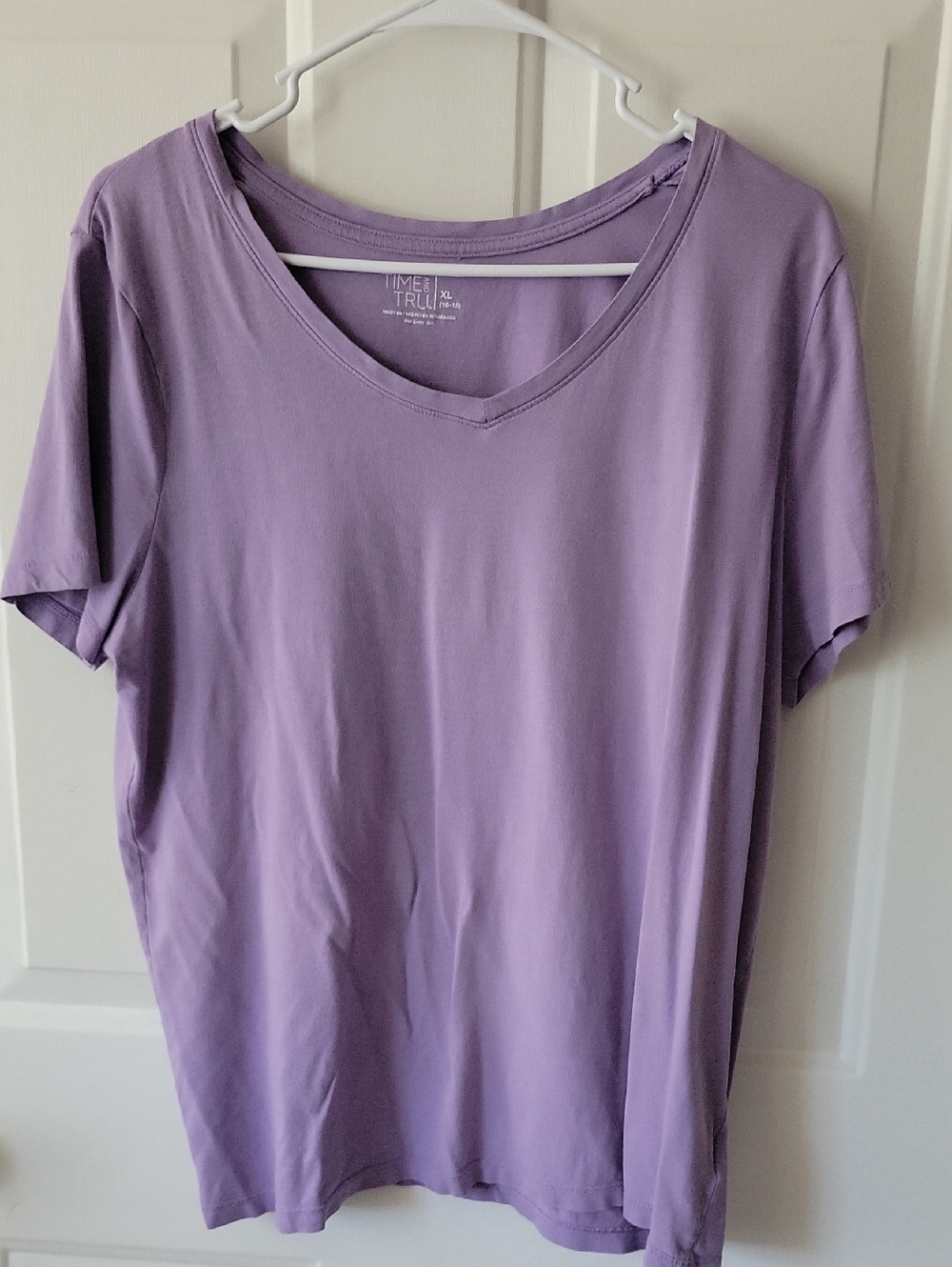 Time and Tru Lilac V-Neck Short Sleeve Tee